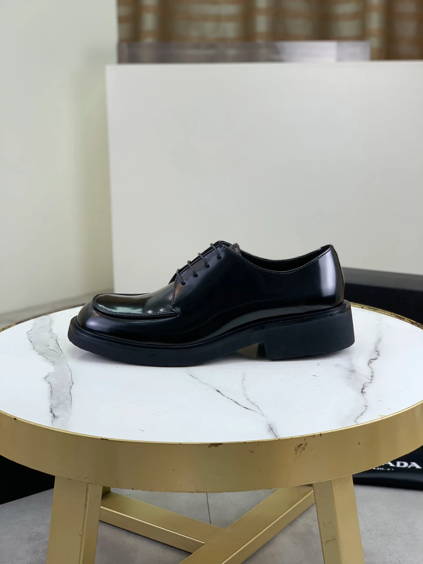 Factory price P840 💰Original quality, top version🔱 ＰＲＡＤＡPrada. Men's business casual leather shoes, top quality cow leather. 1:1 shipment ⬆️Luxurious and noble, all made of imported original first-layer fine suede cowhide, just to create a more comfortable wearing experience. Upper: original comfortable open-edge bead-rubbed calfskin ➕Top imported water-dyed full cow lining, original high-end lightweight and comfortable TPU combination bottom ✔️Code number: 39-44 (38 45 Can be customized)